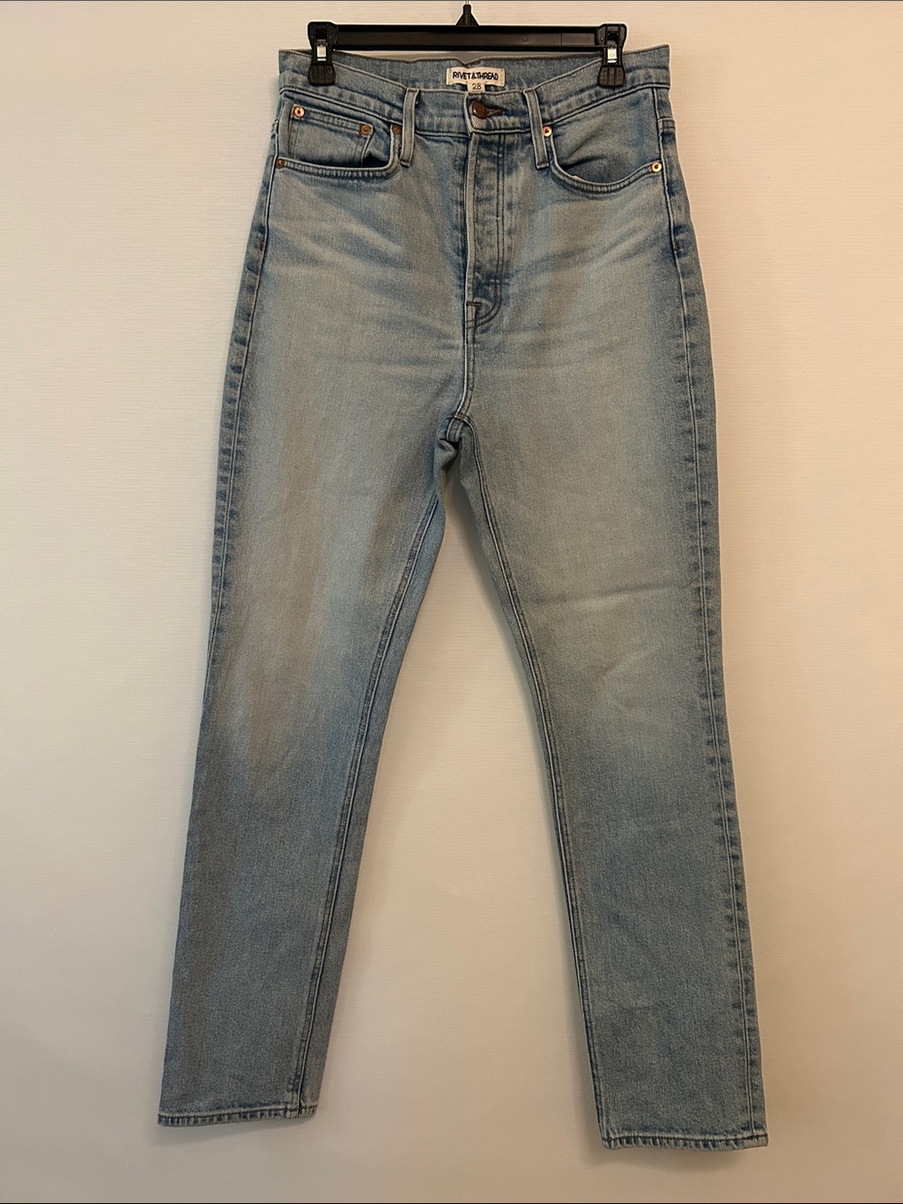 Light Wash High-Rise Women’s Jeans